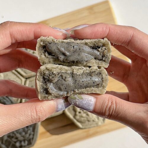 Air Fry Black Sesame Lava Mooncakes with Cookie Crust - likebyregina