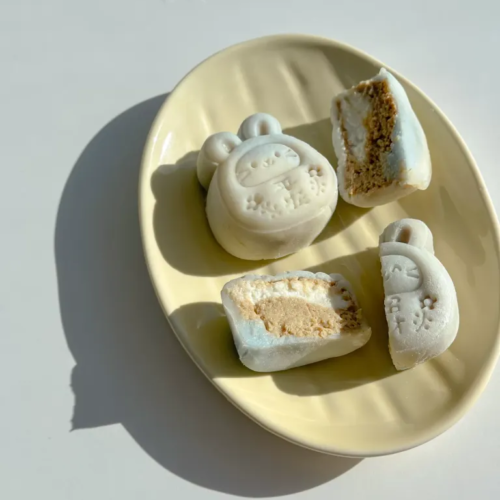 Coconut Latte Snow Skin Mooncakes - likebyregina