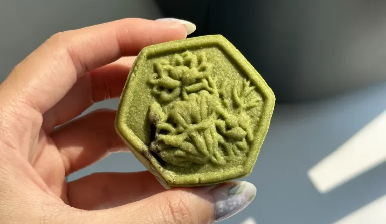 Air Fry Matcha Mochi Mooncakes with Cookie Crust - likebyregina