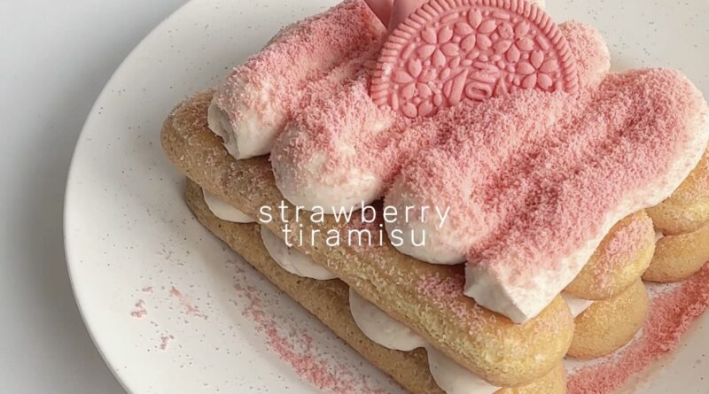 Pink strawberry tiramisu - likebyregina