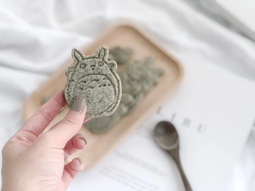 Black Sesame Totoro Cookies - likebyregina