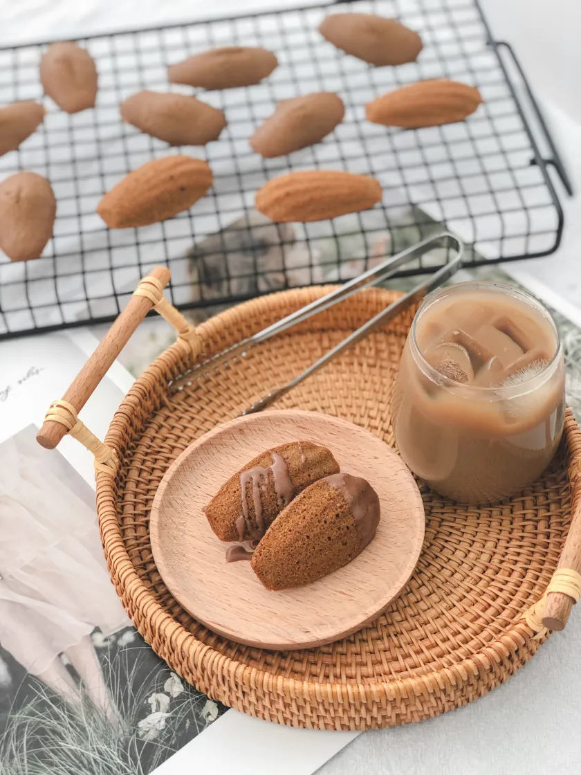 Coffee Ovaltine Madeleines