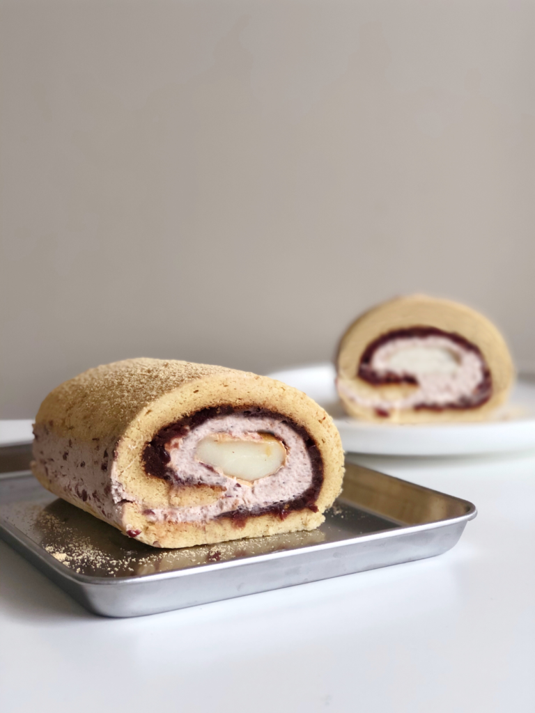 Kinako-Injeolmi Roll Cake - likebyregina