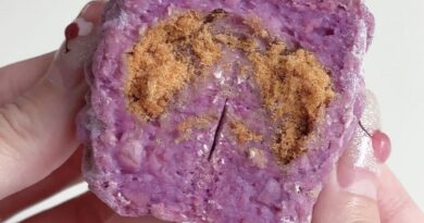 Taro Oatmeal Mooncakes with pork floss - likebyregina